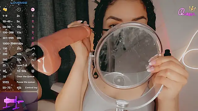 Snapshot of Queen_Deepthroat chatting on March 20, 2026, 12:00 am Queen Deepthroat online show from March 20, 2026, 12:00 am