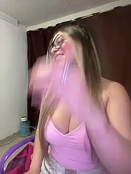 CristalGmez online show from April 26, 2026, 4:10 am
