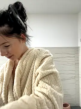 RoxiBlack online show from October 16, 2025, 8:22 am