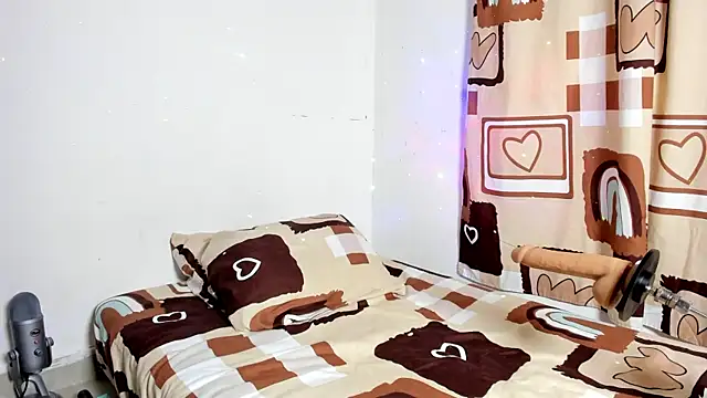 daarklover online show from April 5, 2026, 2:51 am