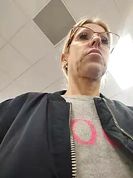 blondyruby online show from January 7, 2026, 9:36 am