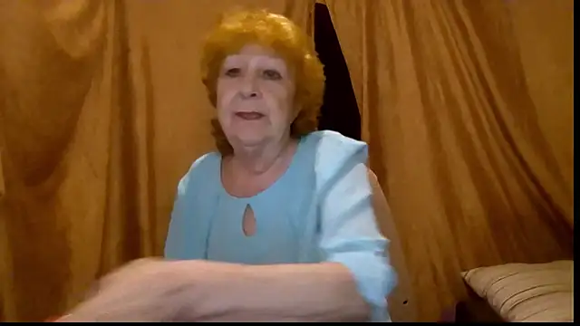 Snapshot of _Estelitta_5 chatting on July 14, 2026, 4:57 pm Estelitta 5 online show from July 14, 2026, 4:57 pm