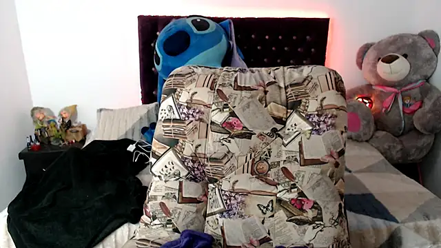 Snapshot of Lorenahot_06 chatting on April 16, 2026, 9:39 pm Lorenahot 06 online show from April 16, 2026, 9:39 pm