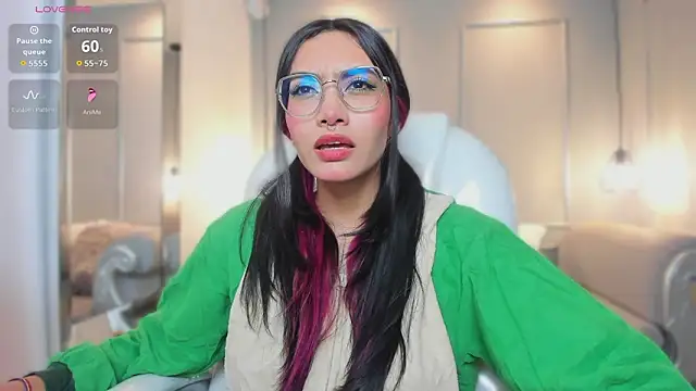 AzuraKindong online show from February 2, 2026, 7:35 pm