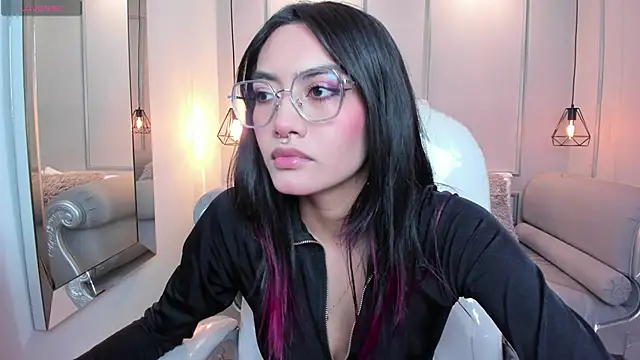 AzuraKindong online show from September 24, 2025, 7:09 pm