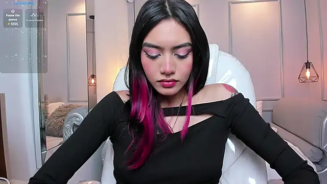 AzuraKindong online show from March 14, 2025, 7:34 pm