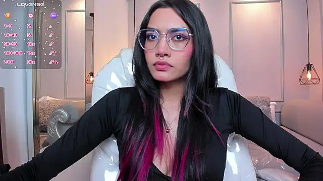 AzuraKindong online show from October 6, 2025, 7:25 pm