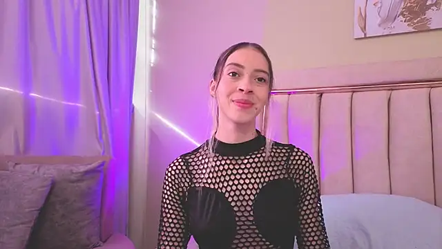 sophiia grey 1 online show from May 22, 2026, 9:13 pm