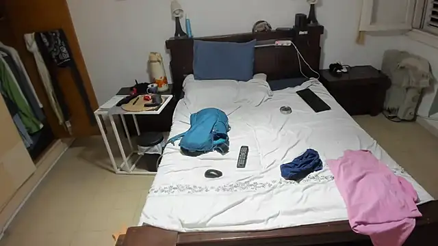 CTPuIITu3 online show from October 9, 2025, 8:09 pm