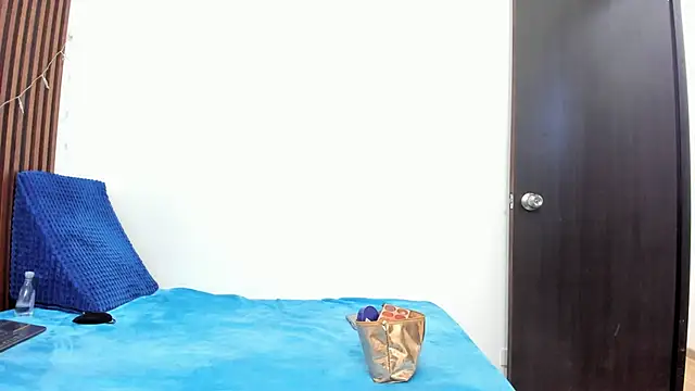 bonnyy26 online show from January 9, 2026, 9:05 am