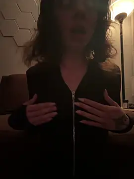 Snapshot of greedybratt chatting on April 6, 2026, 4:46 am greedybratt online show from April 6, 2026, 4:46 am