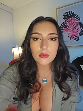 freya bella  online show from May 17, 2026, 11:05 pm