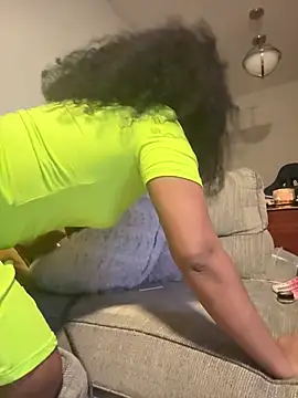 symone4u online show from March 19, 2025, 5:52 am