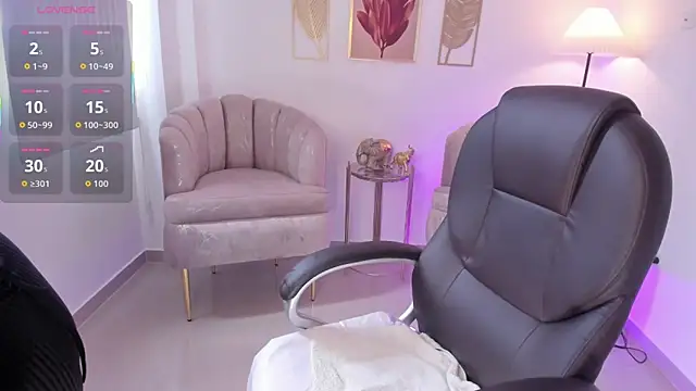 Aida adams online show from November 15, 2025, 5:39 pm