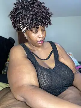 MsWhiteChocolatte online show from June 18, 2026, 11:15 am