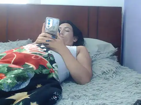 Laura martin  online show from March 22, 2025, 12:14 pm