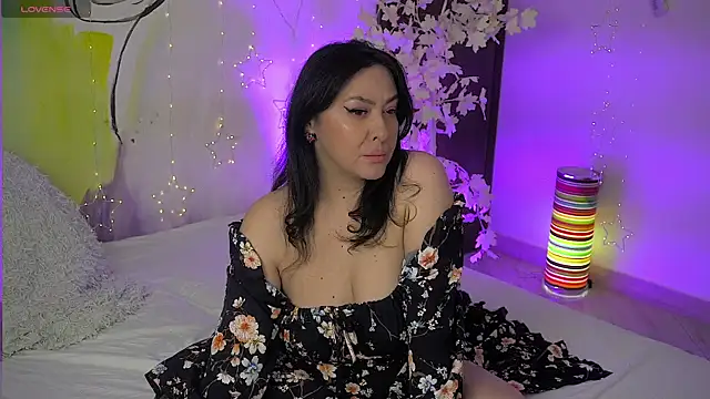 Snapshot of GracyJee chatting on May 19, 2026, 7:59 am GracyJee online show from May 19, 2026, 7:59 am