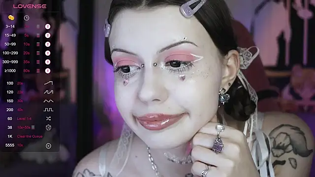 prettybones online show from January 1, 2025, 6:49 pm