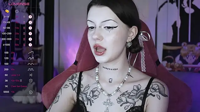 prettybones online show from January 3, 2025, 9:25 am