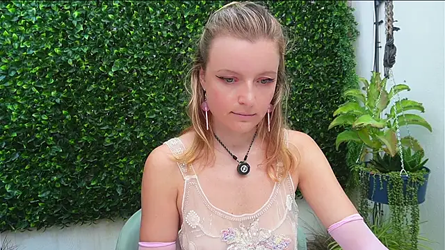 Ameliasweety69 online show from October 16, 2025, 12:24 pm