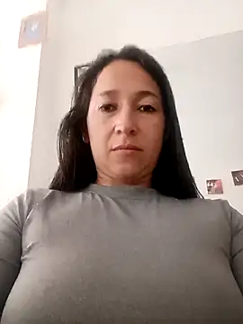 emilypoppy3 online show from April 21, 2026, 9:43 pm