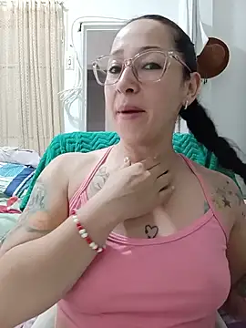 emilypoppy3 online show from June 4, 2026, 7:29 pm