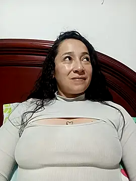 emilypoppy3 online show from September 9, 2025, 1:27 am