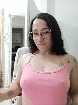 emilypoppy3 online show from July 14, 2026, 8:04 pm