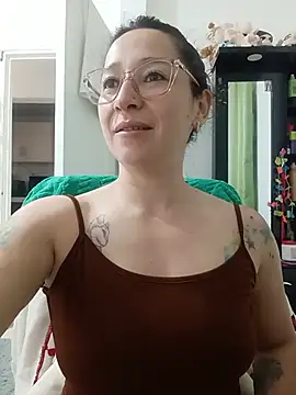 emilypoppy3 online show from June 25, 2026, 6:13 pm