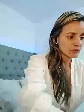 sweetfantasyy69 online show from December 10, 2024, 9:11 pm