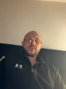 Snapshot of Guitccch chatting on February 24, 2026, 11:49 pm Guitccch online show from February 24, 2026, 11:49 pm