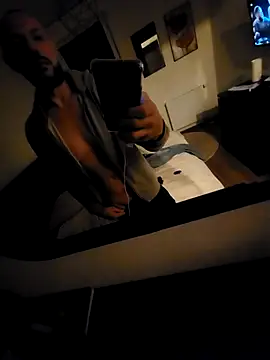 Guitccch online show from November 22, 2025, 5:45 pm