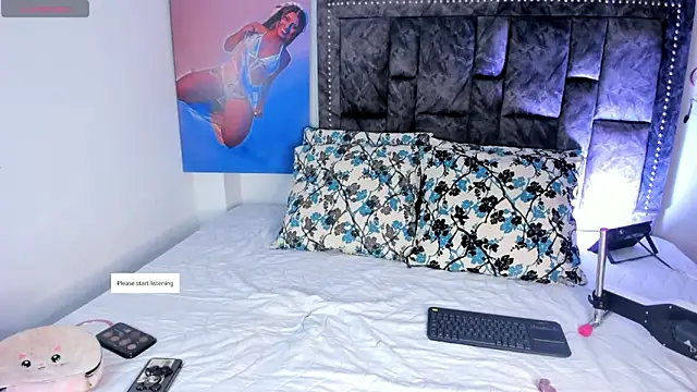 Snapshot of CandyRoxx1_ chatting on November 21, 2025, 5:12 pm CandyRoxx1 online show from November 21, 2025, 5:12 pm