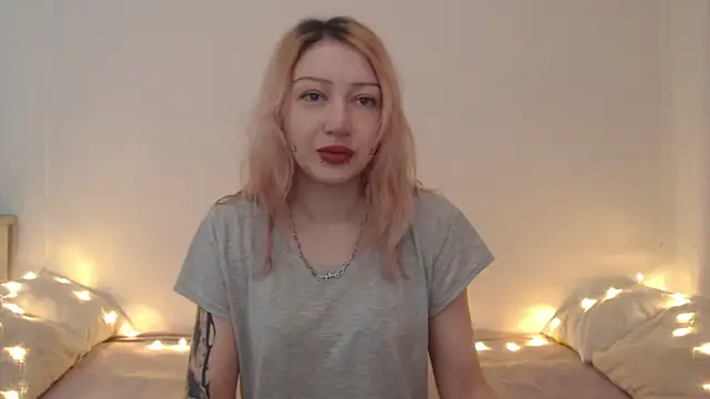 Emily hardcore online show from June 18, 2026, 9:31 pm