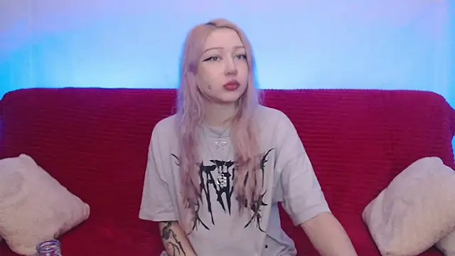 Emily hardcore online show from November 5, 2025, 9:18 pm