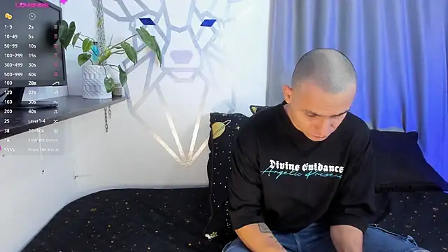 Aron-santoro online show from January 15, 2025, 3:43 am