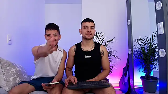 Aron-santoro online show from November 13, 2025, 4:00 pm