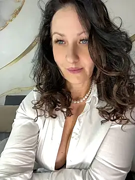 Katie-n online show from July 25, 2026, 4:20 am