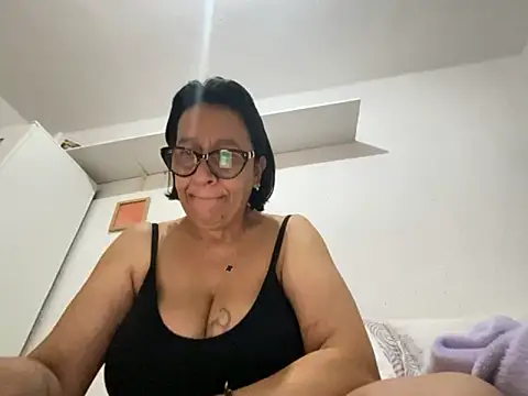 sweeviolet online show from May 6, 2026, 6:39 am