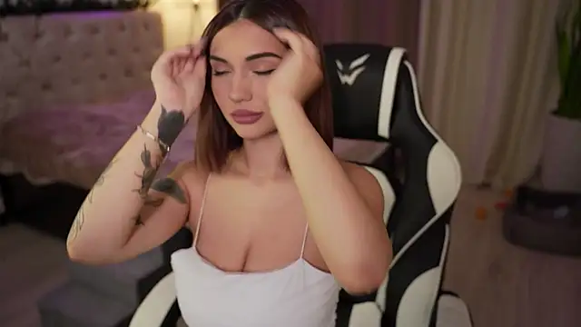 LindaWarners online show from January 20, 2025, 11:10 pm