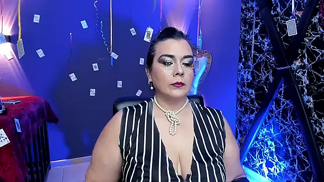 martina foxy  online show from October 24, 2025, 12:26 pm