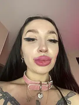 Molly  Moon online show from June 25, 2026, 5:12 am