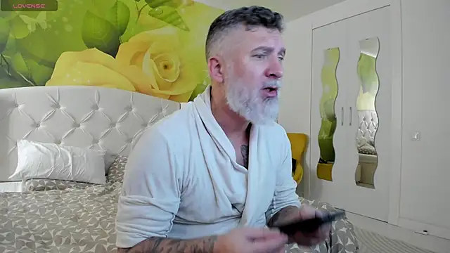 Snapshot of BlowMyXXL chatting on February 20, 2026, 8:27 am BlowMyXXL online show from February 20, 2026, 8:27 am