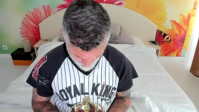 BlowMyXXL online show from November 12, 2025, 9:24 am