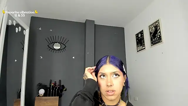Raven Witch  online show from May 8, 2026, 6:12 pm
