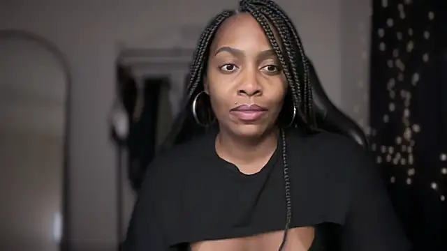 marisilva br online show from December 4, 2025, 2:43 am