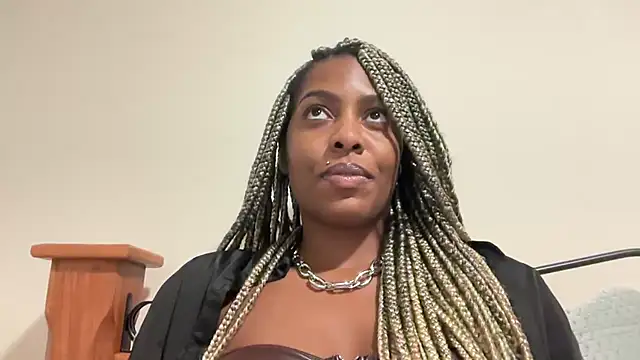 marisilva br online show from September 18, 2025, 2:03 am