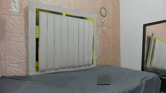 Ammy Connor1 online show from November 22, 2025, 9:13 pm