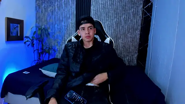 Mike 0233  online show from September 28, 2025, 4:30 am