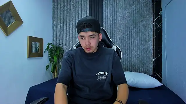 Mike 0233  online show from January 15, 2026, 5:00 am